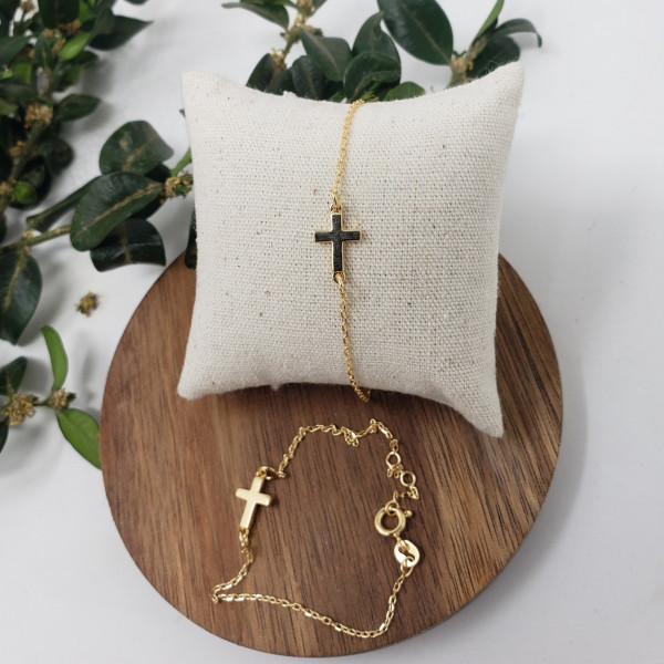 Bracelet chaîne forçat avec croix plaqué or