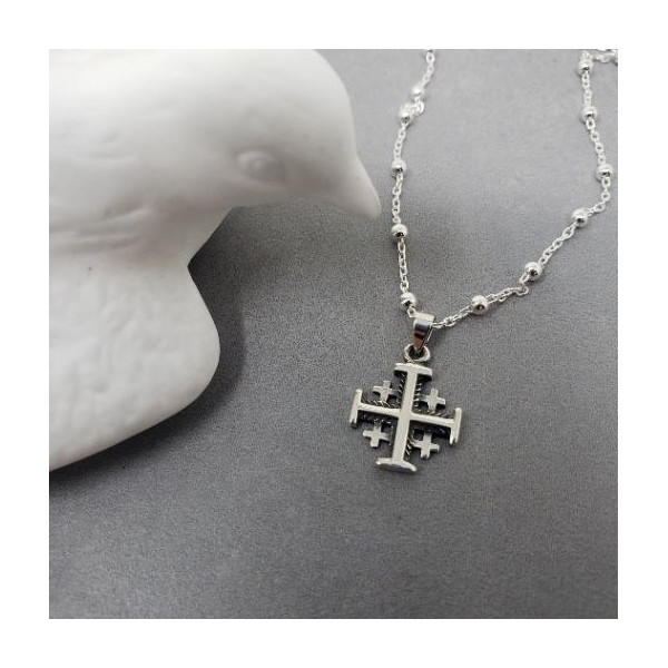 Collier fin en argent avec la croix de Jérusalem en argent pendentif