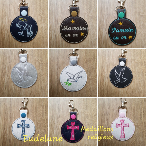 Médaillon en simili cuir porte clés religieux brodé personnalisé