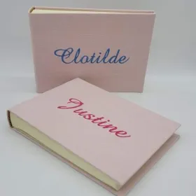 Album photo brodé personnalisé en lin duo de créateur