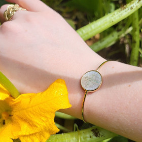 Bracelet jonc religieux de ma croix de Saint Benoit sertie nacre