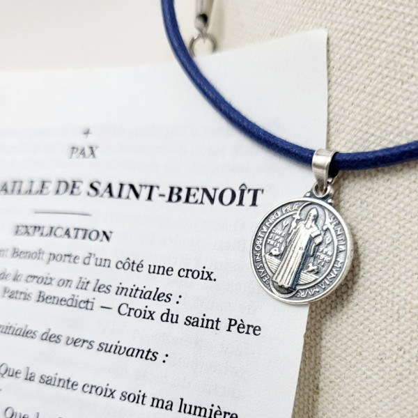 Collier protecteur Croix Saint Benoît garçon en argent ou plaqué or