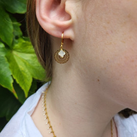 Boucles d’oreilles religieuses Notre-Dame de Paris - Croix en nacre