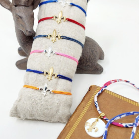 a fleur de lys est un symbole de la pureté, l’innocence et la grâce