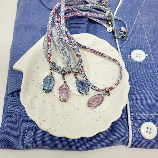 Collier enfant Médaille Miraculeuse colorée sur nacre – Liberty/Coton