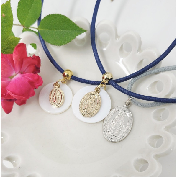 Collier Médaille Miraculeuse 17 mm sur nacre – Plaqué Or ou Argent