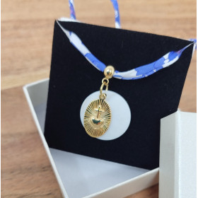 Collier Sacré-Cœur sur nacre, plaqué or ou argent, cordon Liberty/ciré