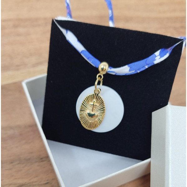 Collier Sacré-Cœur sur nacre, plaqué or ou argent, cordon Liberty/ciré