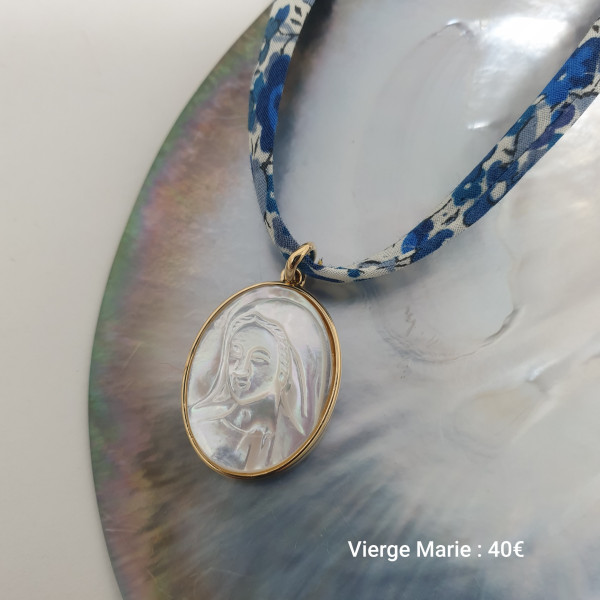Collier religieux d'une vierge miraculeuse nacre cerclée
