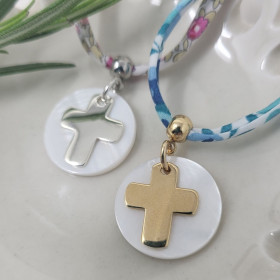 Collier Croix sur nacre pour jeune communiante en argent ou plaqué or