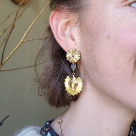 Boucles d’oreilles religieuses Madeleine - Sacré Cœur doré enflammé
