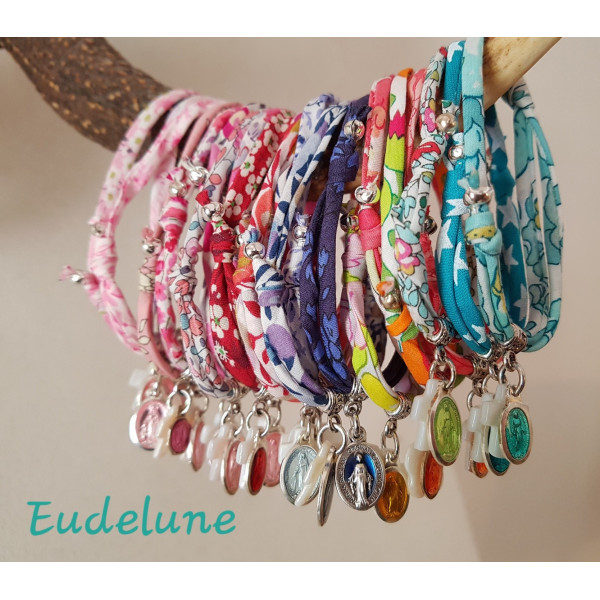 Bracelet cordon liberty médaille miraculeuse croix nacre jeune fille