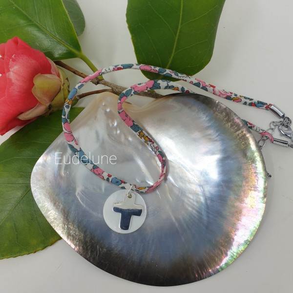 Collier Croix sur nacre pour jeune communiante en argent ou plaqué or