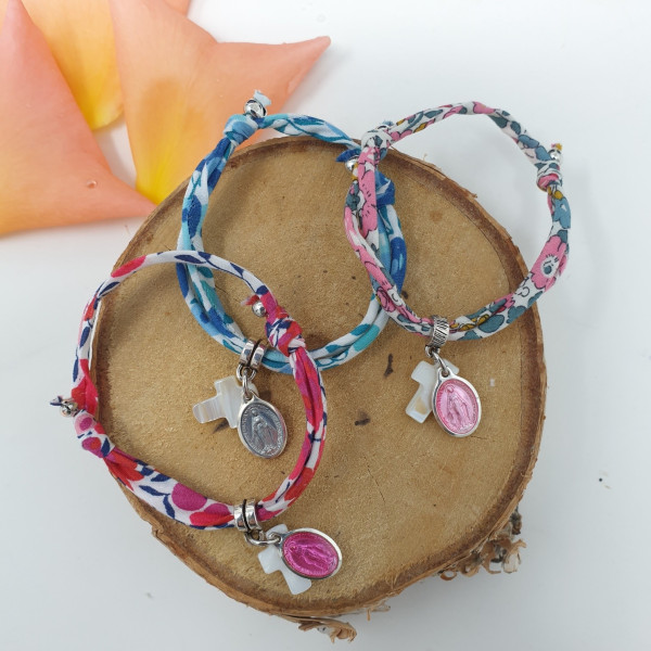 Bracelet cordon liberty médaille miraculeuse croix nacre jeune fille