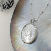 Collier Vierge Marie en Nacre Plaqué Or | Eudelune